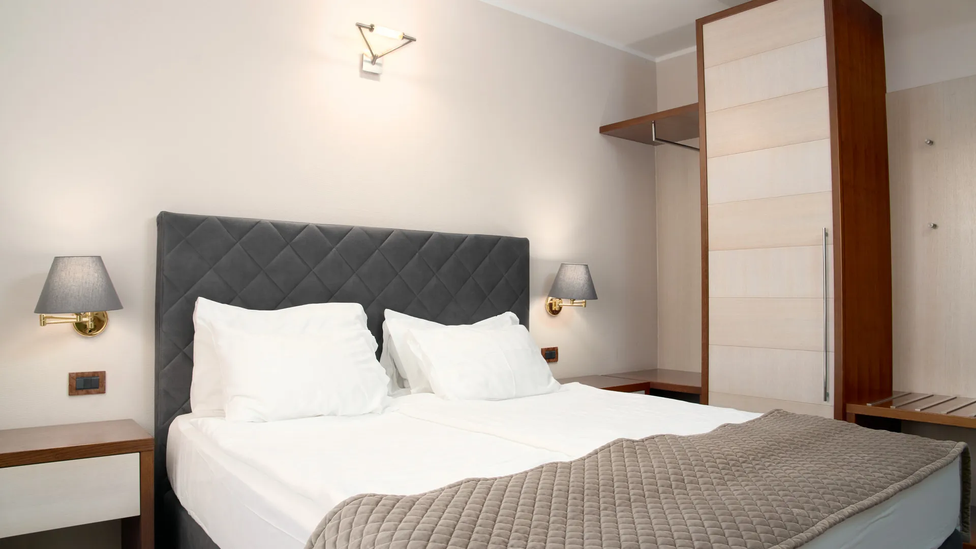 Economy room bed